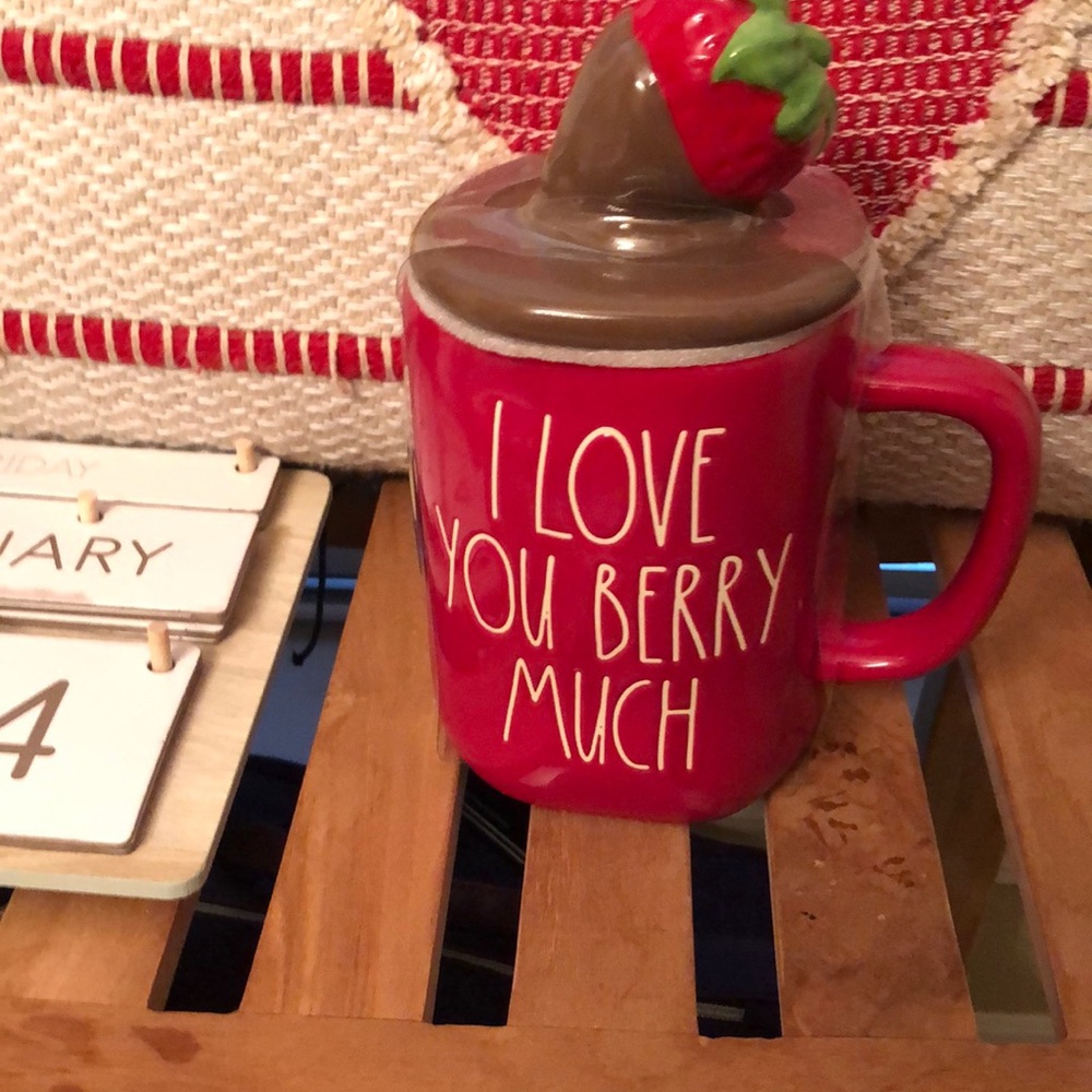 NWT Rae Dunn ceramic mug with lid